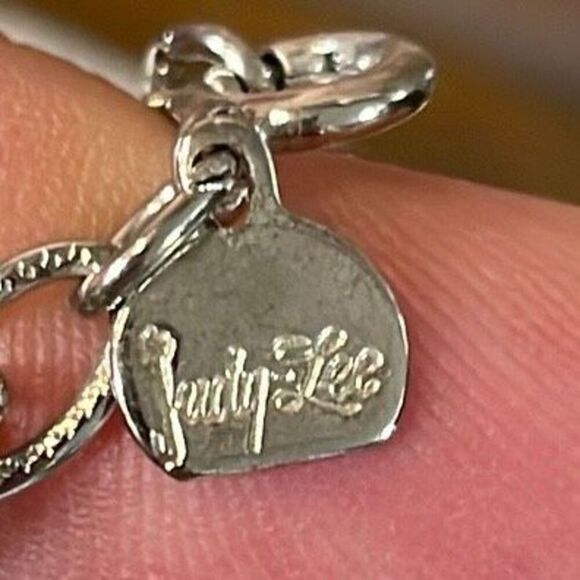 Vintage Avon Fillagree Christan Cross Necklace Jewelry Silvertone 14” 70’s - Picture 7 of 7